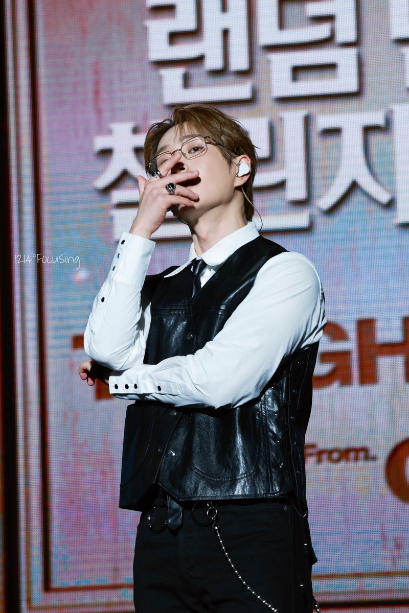 SHINee オニュ 온유 #ONEW #オニュ@SHINee @ONEW_GRIFFIN