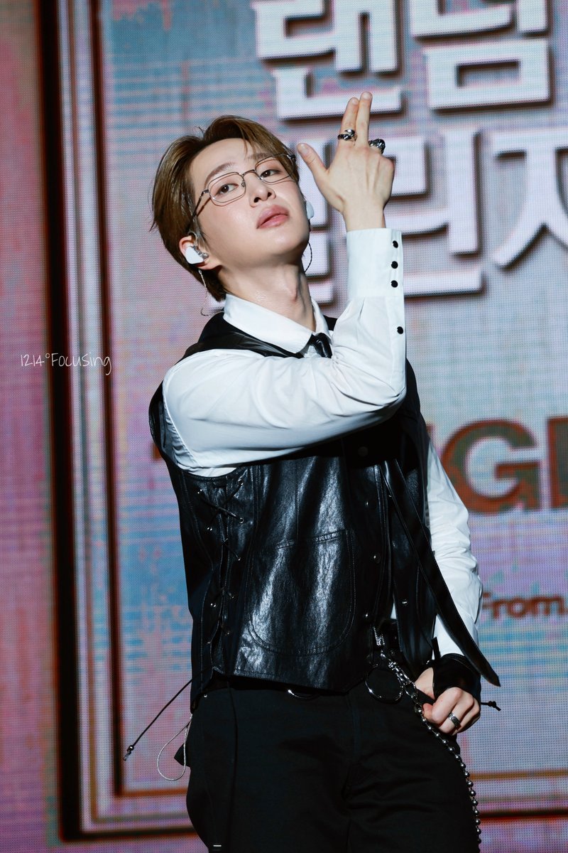 온유 #ONEW #オニュ@SHINee @ONEW_GRIFFIN