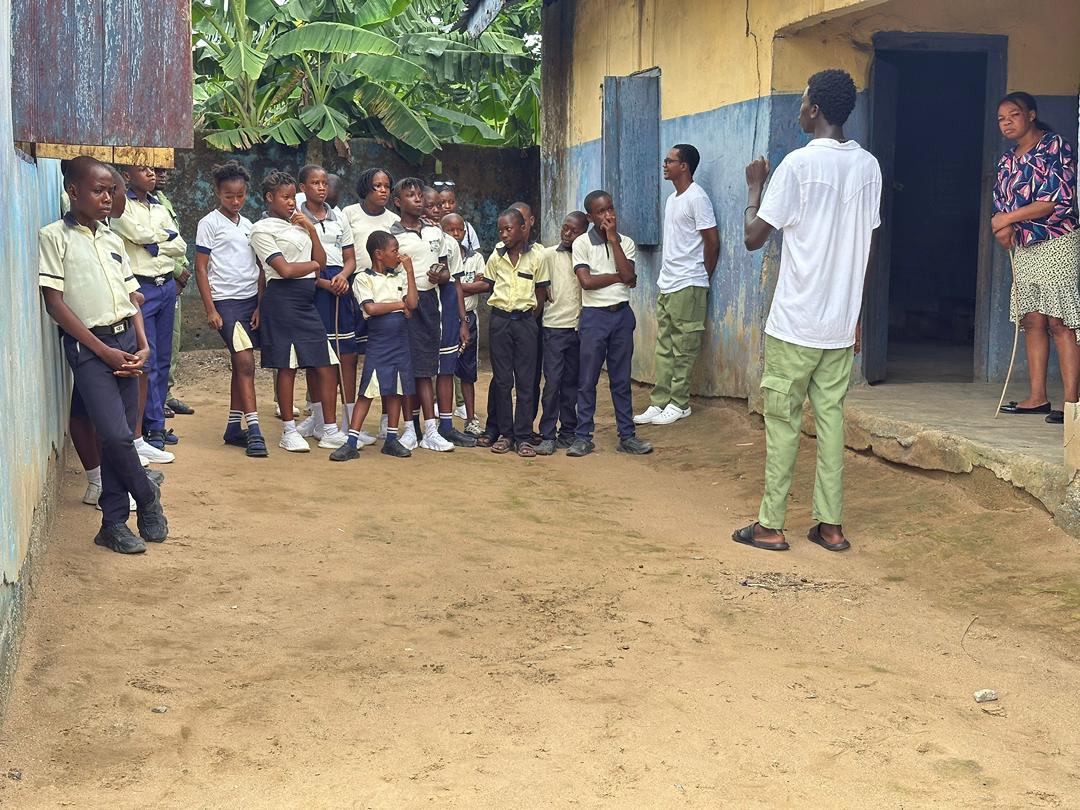 elishaNTelijah's tweet image. Welfare Director (me) of the CDS group, Disaster and Fire Management, educating the leaders of tomorrow on the topic, "Prevention of Domestic Disaster/Accidents".

#NYSC #CDS #Disaster_and_Fire_Management