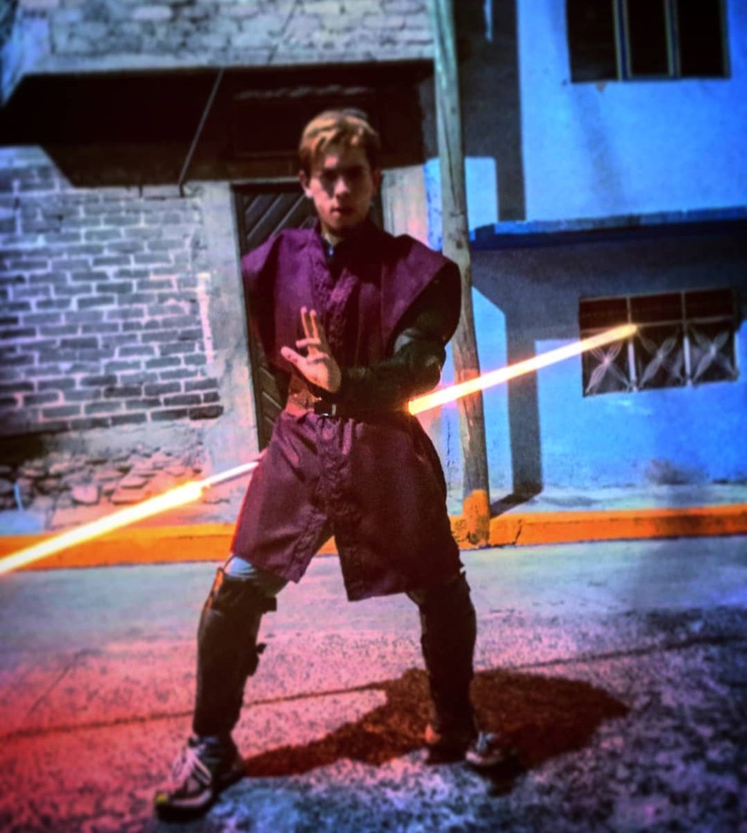 IanAle444's tweet photo. @BEATOFICIAL Me gusta Star Wars porque es un universo fascinante, todo acerca de los Jedis y los Sith, creo que es de esos universos que nunca dejas de conocer, siempre hay algo nuevo que ver en Star Wars, además me acerco a uno de los deportes que más amo que es el combate de sables de luz https://t.co/uOj9UXQXN7