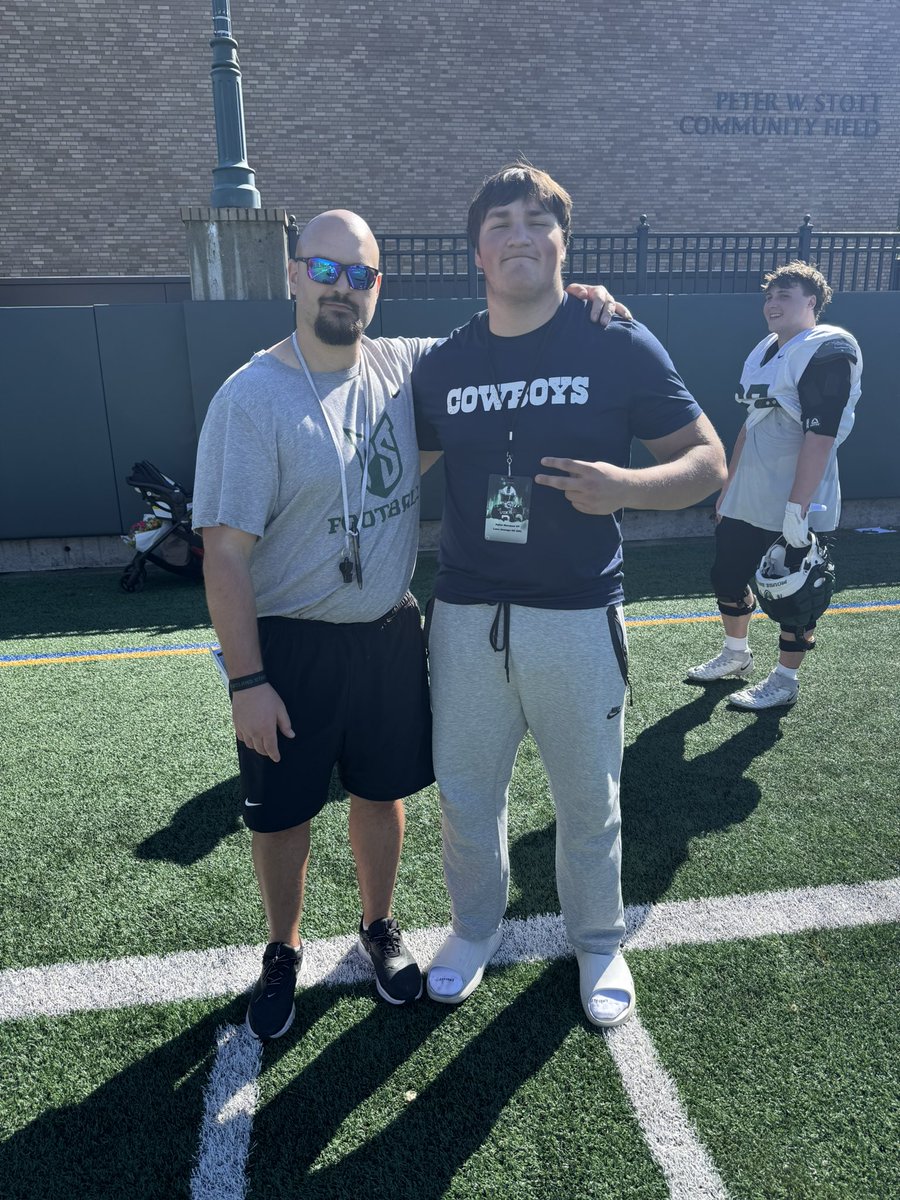 marquez_dy27_08's tweet photo. I had a great time last weekend at @psuviksFB. thank you @coachKastens and @CoachFisk for haveing me out! @CoachCalebMoore @coachmattadkins @LOLakersFB @B12PFootball @CoachRich74 @OAPLC @WellsCaleb51 @BrandonHuffman @AndrewNemec @RCarterTV https://t.co/lzMte9Zjso