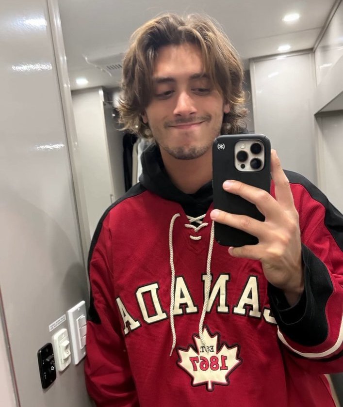 w. 🐾🏒 tweet media