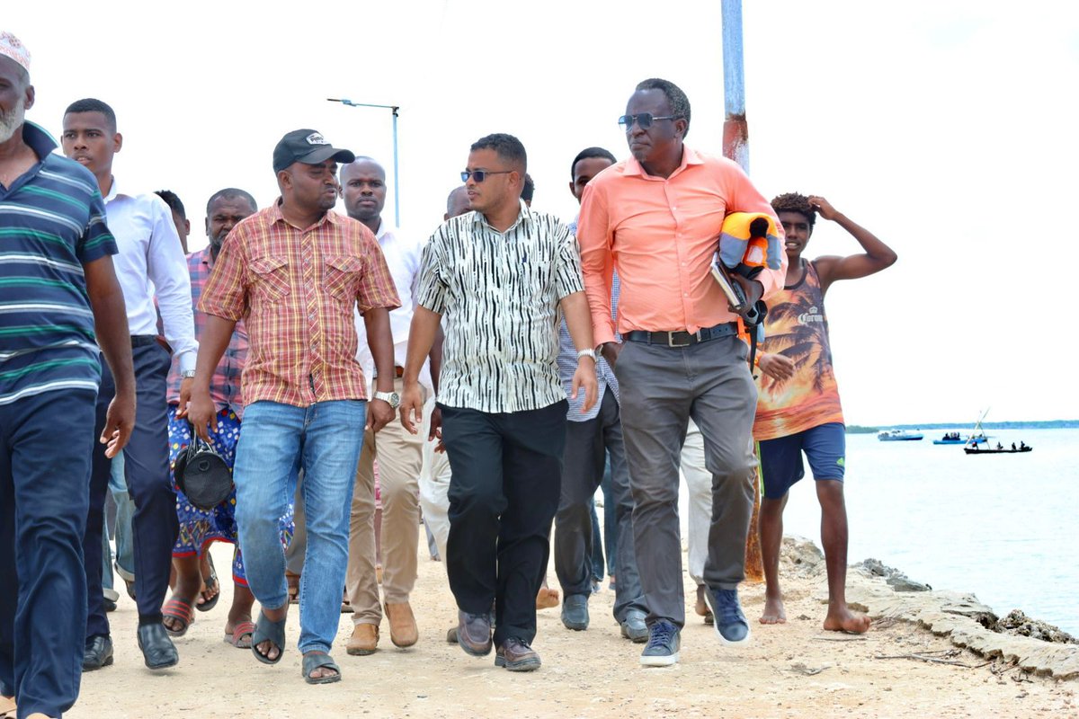 JomeliMalidadi's tweet photo. My team from Infrastructure, Transport, Roads &amp; Public Works joined H.E. Deputy Governor Dr. Mbarak for inspections at Kizingitini Jetty, Lamu County.

Leadership with a vision for Kenya.  
#InfrastructureKE #LamuCounty #PublicWorks #Devolution 
#kenyambele https://t.co/nmY6oaDu0u