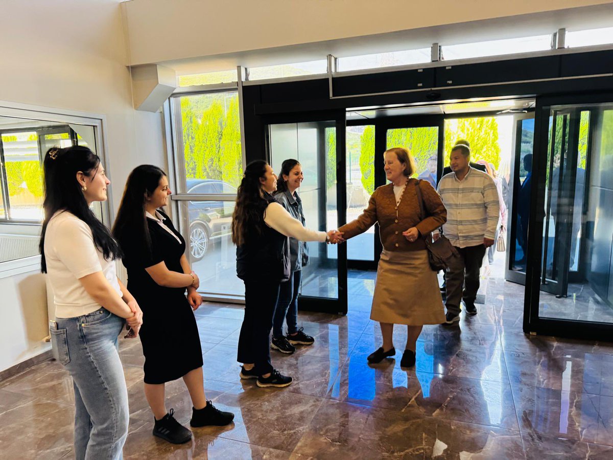 SelmaKavaf's tweet photo. MANSİAD yönetim kurulunun nazik daveti üzerine katıldığımız program kapsamında, birlikte bir fabrika ziyareti gerçekleştirerek üretim süreçlerini yerinde inceleme fırsatı bulduk.

Sanayimizin gelişimine katkı sunan tüm emekçilere teşekkür ediyor, üretimin ve istihdamın güçlenmesi adına atılan her adımın yanında olmaya devam ediyoruz.
