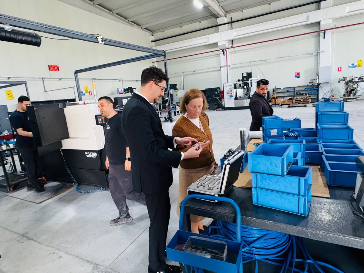 MANSİAD yönetim kurulunun nazik daveti üzerine katıldığımız program kapsamında, birlikte bir fabrika ziyareti gerçekleştirerek üretim süreçlerini yerinde inceleme fırsatı bulduk.

Sanayimizin gelişimine katkı sunan tüm emekçilere teşekkür ediyor, üretimin ve istihdamın güçlenmesi