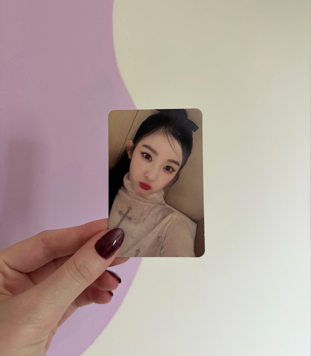 feedback positivo pra <a href="/0812seeun/">mari</a> que me vendeu esse card lindo da irene 🩷 chegou muito bem embalado! obrigada ✨