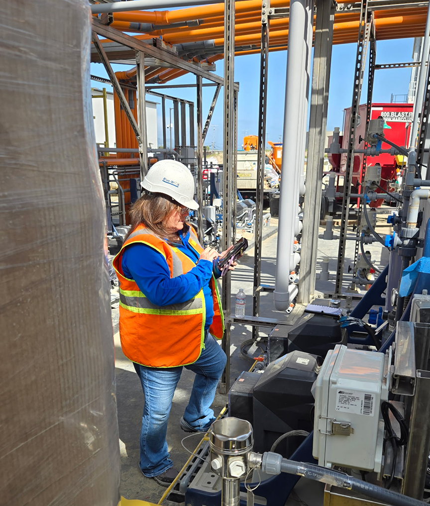 BlueWhiteInd's tweet image. BW®'s Susan Hopkins is getting the job done at this #WastewaterTreatment Plant in San Francisco. The new #WWTP is being outfitted with CHEM-FEED® Skid Systems Equipped with FLEXFLO® M4 Peristaltic Pumps. Nice work Sue! : bit.ly/4tPFRi2 #effluenttreatment #service #water