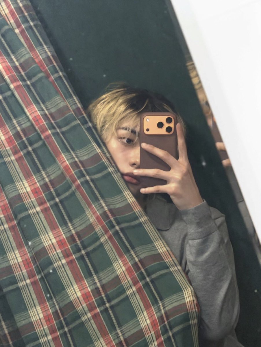 hyunjin .ᐟ tweet media