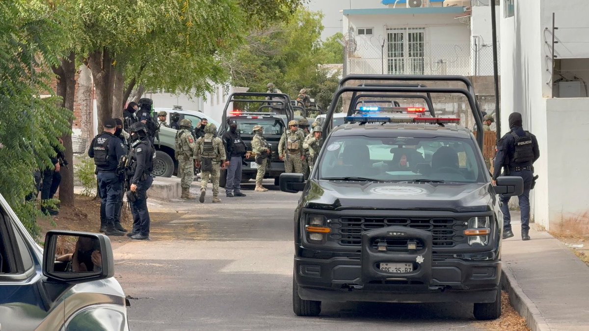 ComentarioUdeC's tweet image. #México 

Asesinan a líder electo del Sindicato de Trabajadores de Culiacán

elcomentario.ucol.mx/?p=315508

#ElComentario #líderelecto #SindicatodeTrabajadores #Culiacán #ataquearmado
