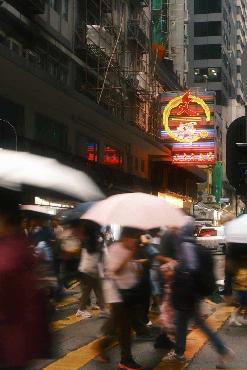 juste_huu's tweet photo. rainy day in Hong Kong https://t.co/Nk2SgztvUr