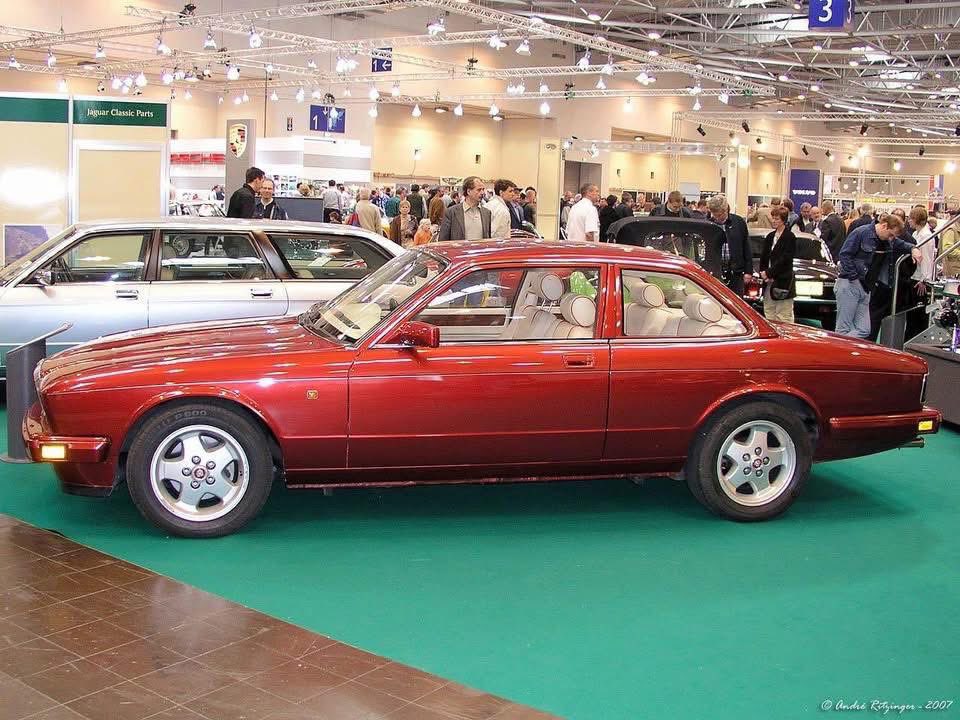 CarManToday's tweet image. 1994 #Jaguar XJ40 V12 Coupé Concept

This concept vehicle was built by Jaguar Special Vehicles Operations (SVO) to demonstrate a possible saloon based coupé version of the XJ40.

After the two-door coupé version of the XJ Series 2 was discontinued in 1977, Jaguar did not have an