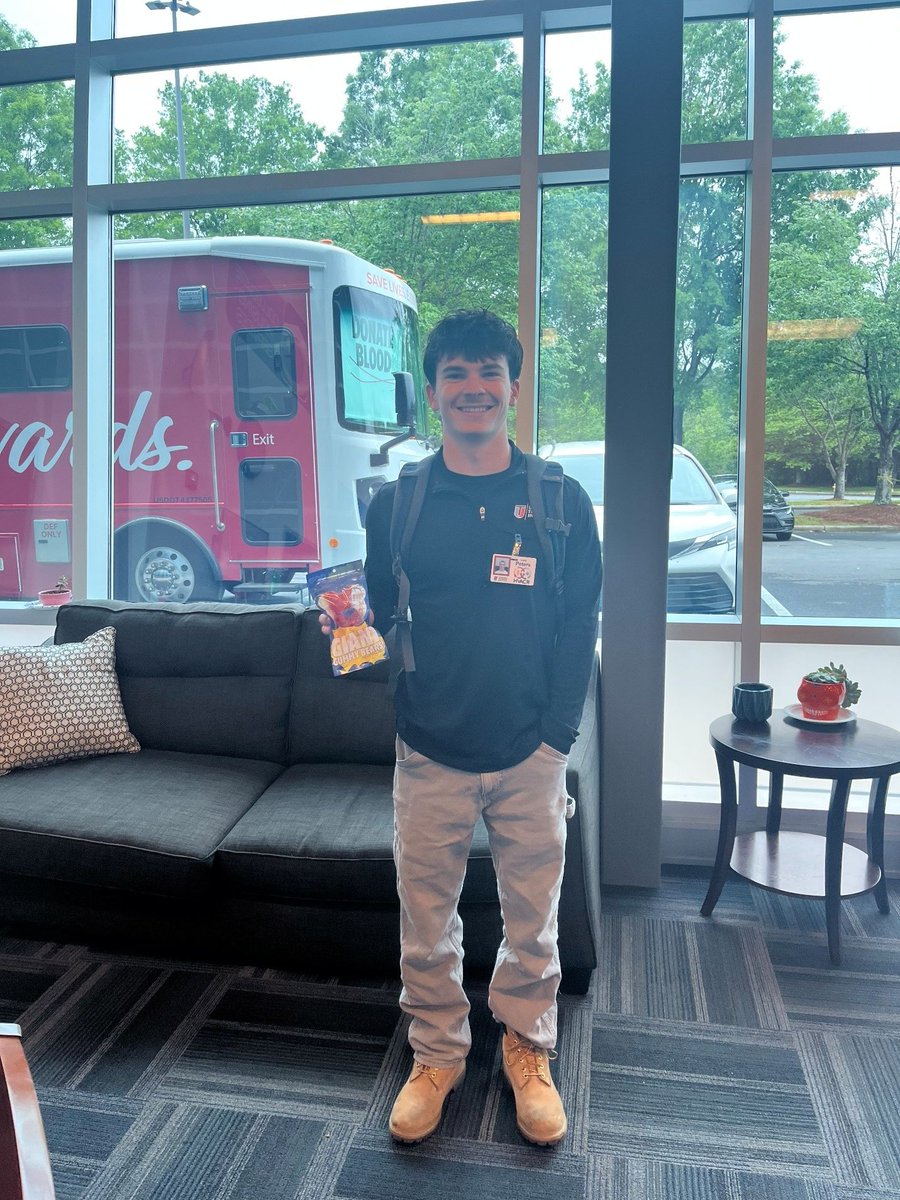 chservices's tweet photo. Congratulations to our winner and runner up from our April Gummy Bear Guessing Game! 🎉🍬 Thank you to everyone who participated and made it a fun event. Stay tuned for more activities and chances to win at Collegiate Housing Services #CHSrezLife #CHSCommunity #GummyBearChallenge https://t.co/ywHfEt35jr
