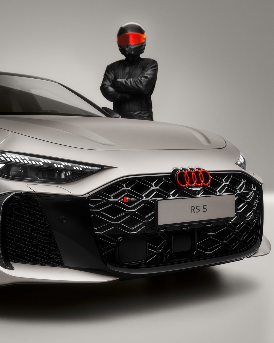AutosyMas's tweet photo. El nuevo #AudiRS5 hace su debut como vehículo para vueltas rápidas de exhibición, dentro del programa F1 Pirelli #HotLaps. Cuenta con un sistema de propulsión que entrega una potencia máxima del sistema de 639 HP y una velocidad máxima de hasta 285
km/h.
@AudideMexico #miamigp https://t.co/XlsAUl8UIa