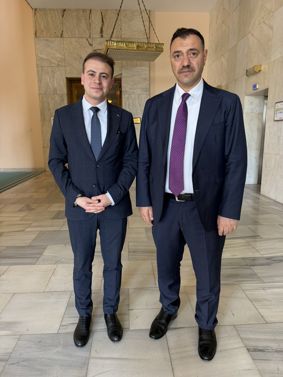 eyupucar0807's tweet photo. Sayın Sakarya Valimiz Çetin Oktay Kaldırım’ı Gazi Meclisimizde ağırlamak bizlere nasip oldu. Nazik ziyaretleri, samimi sohbetleri ve kıymetli nezaketleri için kendilerine teşekkür ediyorum.

Elazığ’ımıza verdikleri değer ve bugüne kadar yapmış oldukları hizmetler üzerine hasbihal etme fırsatı bulduk. Kıymetli Valimize çalışmalarında muvaffakiyetler diliyor, şükranlarımı sunuyorum.
@valicetinoktay 
@SakaryaValiligi