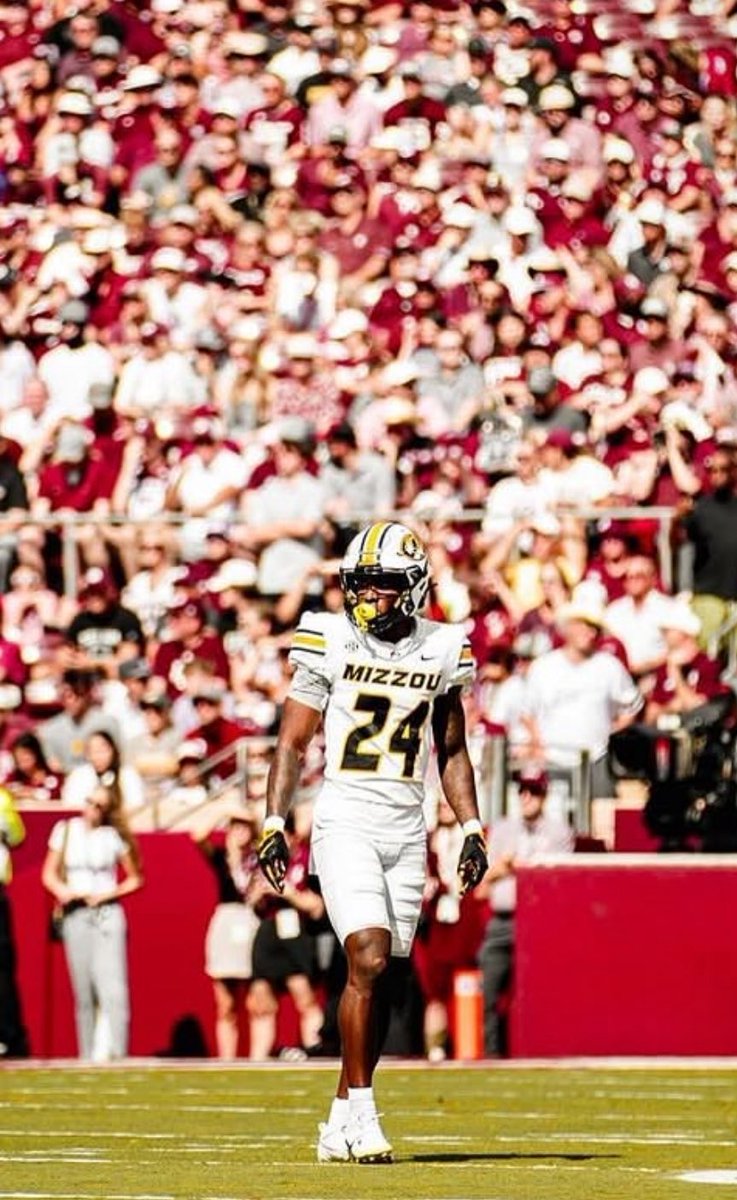 Tankwintersiii's tweet image. Blessed to receive an offer from Mizzou!!!🐯#AGTG @CoachYoro @donald9_donald @CoachBuddy34 @CoachDocGooden @KoachBG @DDevine1020 @Rivals @JPRockMO @AllenTrieu @EDGYTIM @GSV_STL @PrepRedzoneIL @scottybscout @247Sports