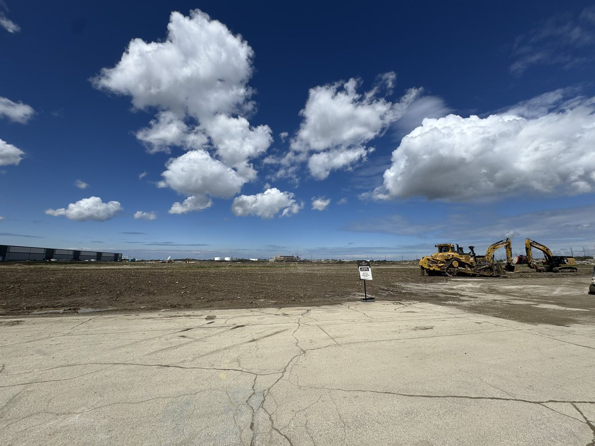 RuiterWrongFAN's tweet image. #Browns new 2.6 billion enclosed football stadium goes here