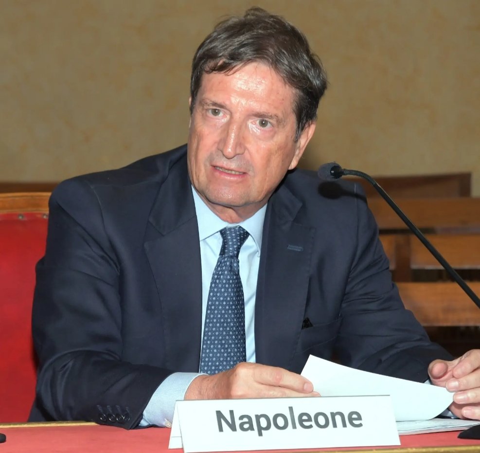 Grazie per averci mostrato la serietà con cui vanno fatte le indagini.
Grazie per l'impegno profuso nel mantenere il riserbo più assoluto.
Grazie per la volontà di scandagliare fondali melmosi guidato dal lucido senso della giustizia.
Grazie per la VERITÀ cercata.
#Garlasco