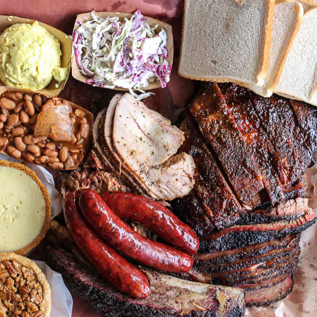 texasgov's tweet photo. Brisket, anyone? 🤠🔥Texas BBQ isn’t just food, it’s a full-on tradition. From slow-smoked brisket to saucy ribs, every pit has its own personality. Got a go-to BBQ spot? Drop it below 👇
📷:  © https://t.co/KndjBabGVN https://t.co/aWn4EZNslS