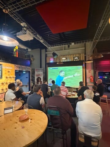 patricemartin12's tweet image. #Masterclass
Rencontre avec les partenaires du @LaRocheVF Club pour parler sport et entreprise à l'initiative de @Synergie La Roche sur Yon avant de partager un match mémorable PSG vs Bayern
Merci pour l'accueil Yvan Bordet, Maxence PILLAUD et Axel SELAKOVIC
#Synergie #Partage