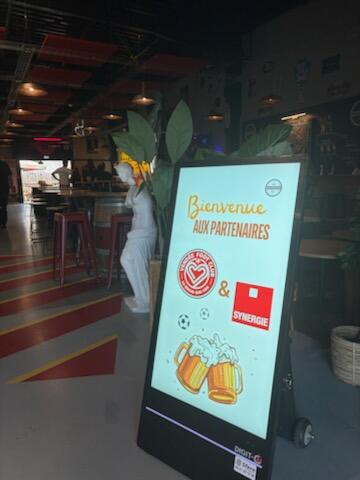 patricemartin12's tweet image. #Masterclass
Rencontre avec les partenaires du @LaRocheVF Club pour parler sport et entreprise à l'initiative de @Synergie La Roche sur Yon avant de partager un match mémorable PSG vs Bayern
Merci pour l'accueil Yvan Bordet, Maxence PILLAUD et Axel SELAKOVIC
#Synergie #Partage