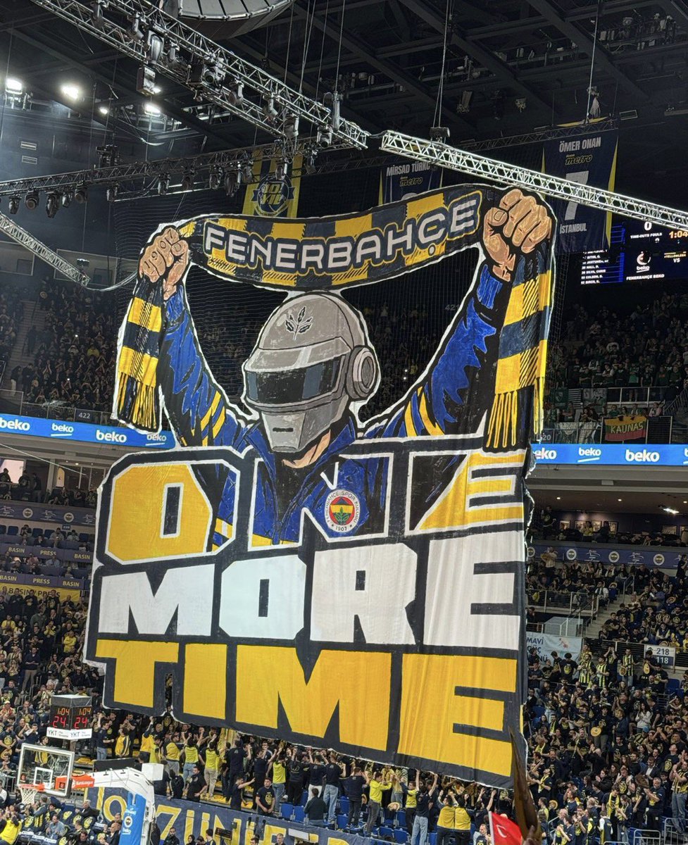 TRİBÜN FENER tweet media