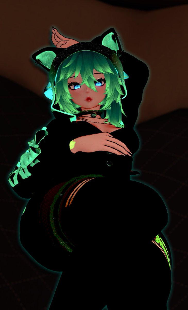 Outled_'s tweet photo. Is it weekend yet? I am in need of cuddles!💚 https://t.co/ilEnctaXtX
