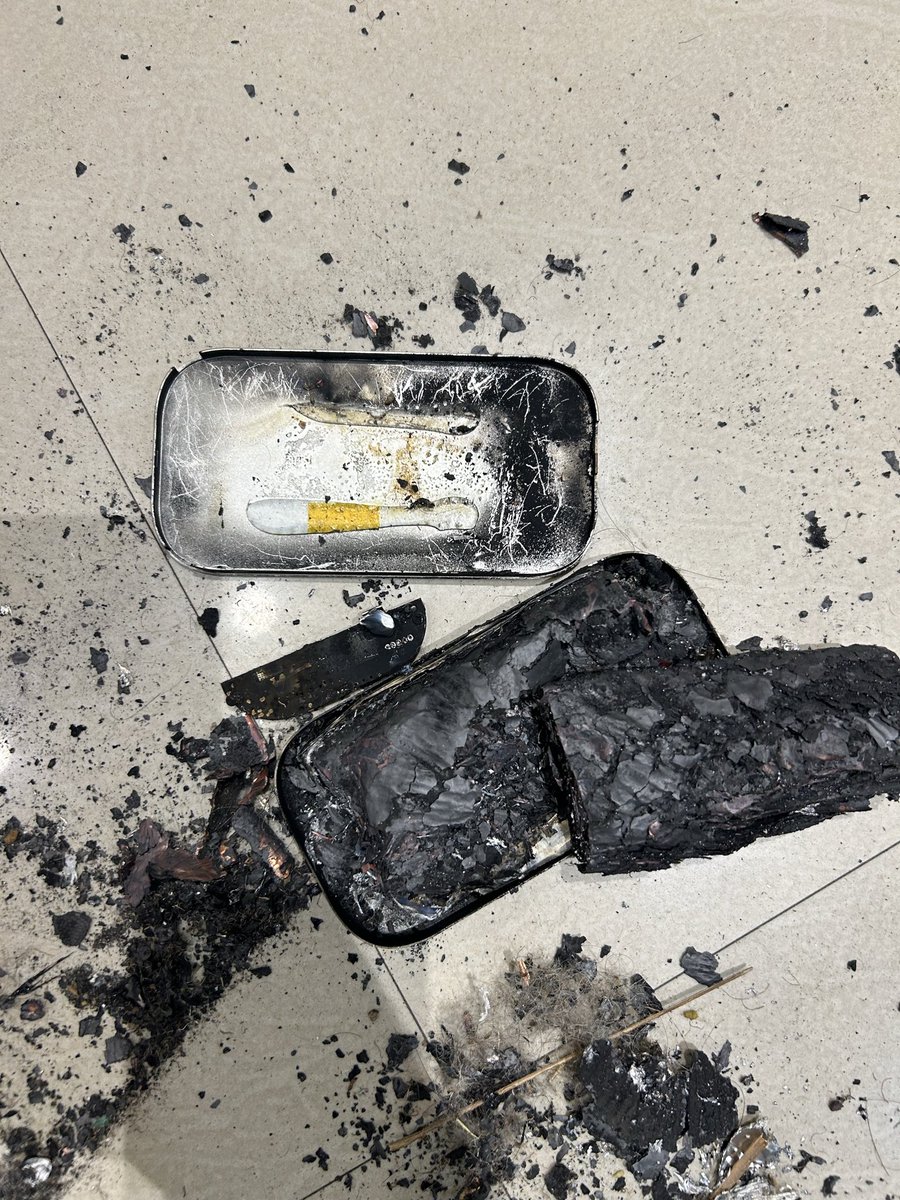 abhinavsaxena_'s tweet image. 1/3 In a terrifying incident, my power bank exploded just seconds after I picked it up. It caused burn injuries and damage to household items. I have CCTV footage as proof. This is a major safety hazard—needs immediate investigation. ⚠️ #SafetyFirst #dailyobjects #amazonindia