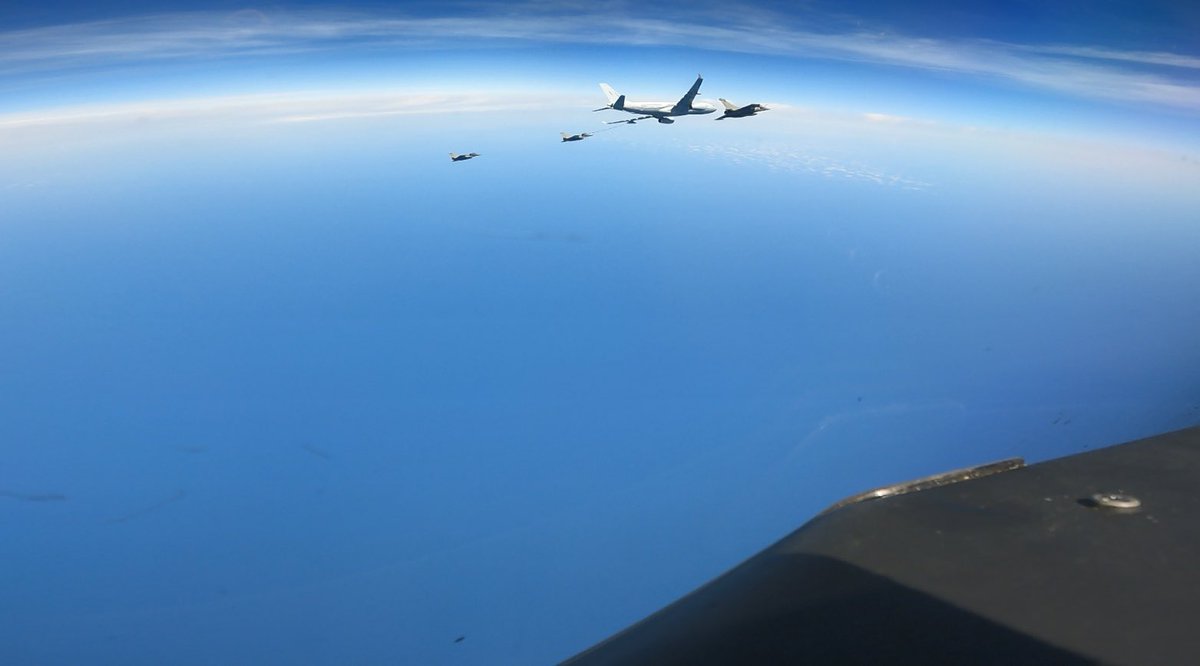 FrenchForces's tweet image. 📍Black Sea | ✈️⚓️
 
Aircraft from the @Armee_de_lair and @MarineNationale are taking part in the NEPTUNE STRIKE enhanced vigilance activity (eVA).
 
Deployment of assets from the sea 🌊 and from France 🇫🇷.
 
🎯 Contributing to the defence of Europe’s eastern flank and to promote