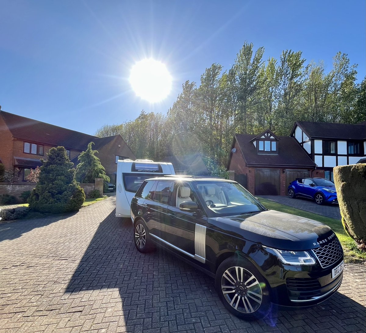 ShropsAeroPig's tweet image. Took the caravan out of storage for a Spring clean today before #Download next month. First time towing with the Range Rover Westminster. It’s an absolute dream to tow with, so stable and so much torque! Lovely 😎🇬🇧