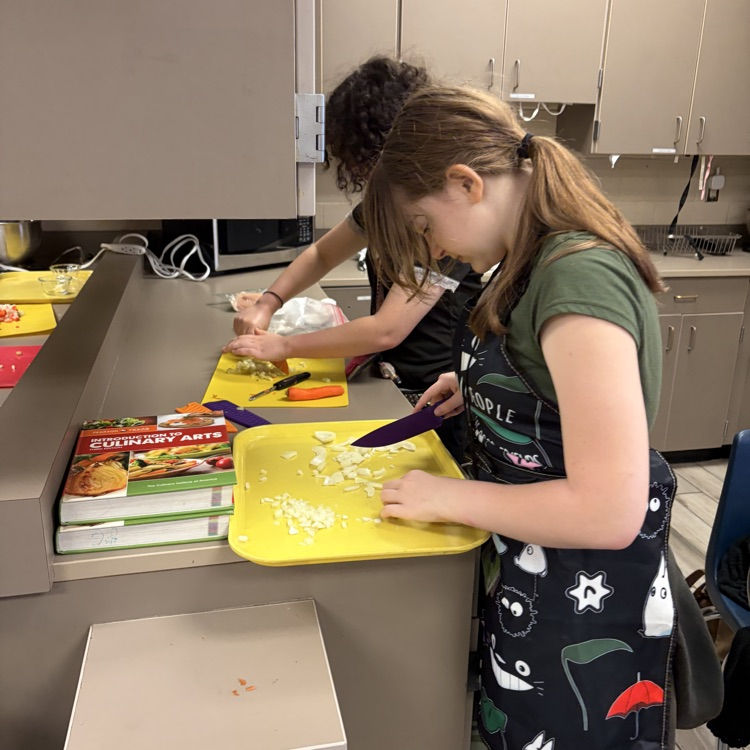 HumbleISD_CMS's tweet photo. Culinary students stirred up comfort with homemade chicken noodle soup! π²π₯ From chopping to simmering, they built skills and flavor in every bowl. Cozy, classic, and delicious! #TheColtWay https://t.co/naYkw9H01f