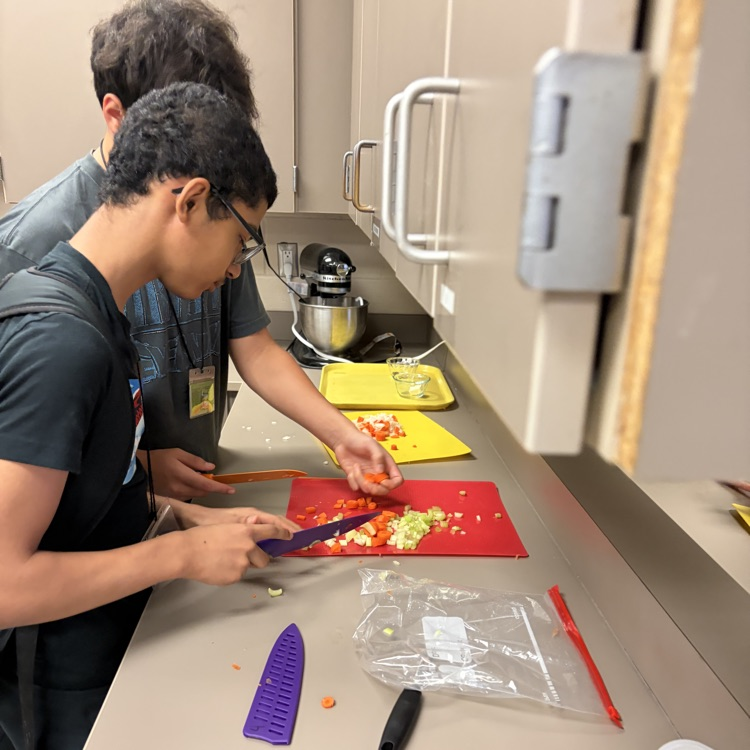 HumbleISD_CMS's tweet photo. Culinary students stirred up comfort with homemade chicken noodle soup! π²π₯ From chopping to simmering, they built skills and flavor in every bowl. Cozy, classic, and delicious! #TheColtWay https://t.co/naYkw9H01f