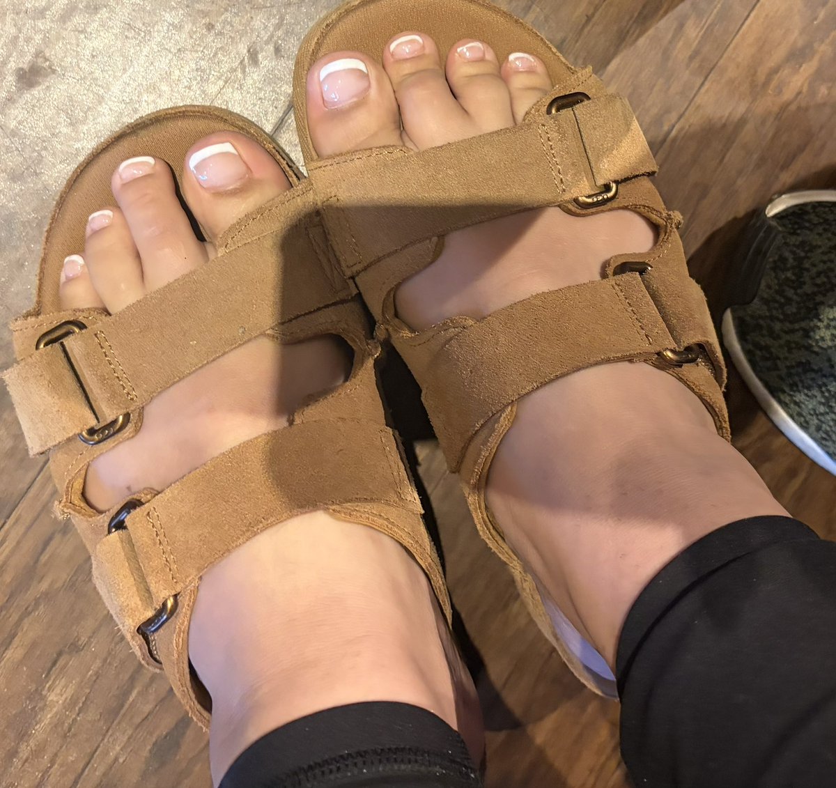 Pretty Fairy Feet tweet media