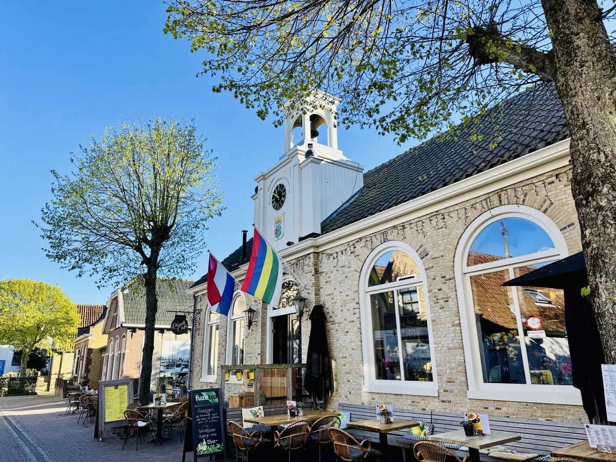 's tweet image. Weekendje weg … tijd voor een biertje 🍻

#Terschelling #weekendjeweg
