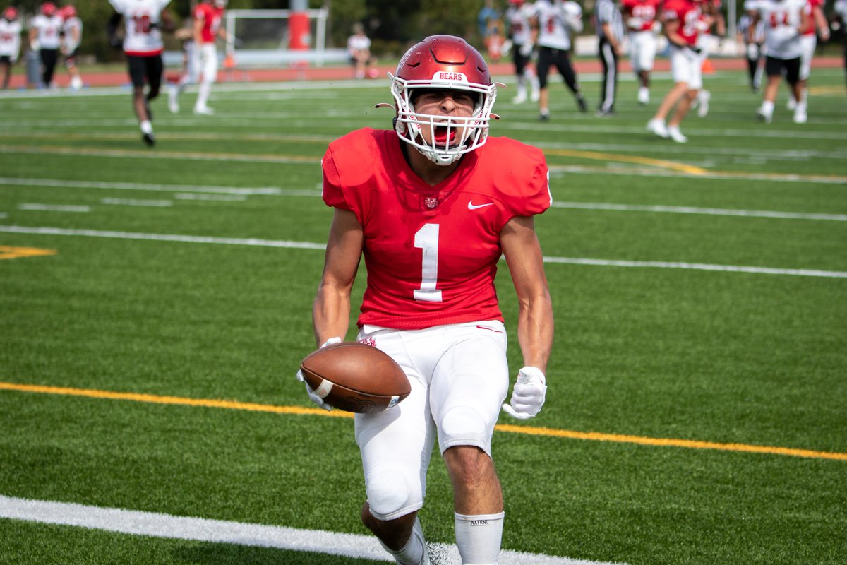 washufootball's tweet photo. Throwback Thursday Alumni Spotlight:
Collin Goldberg ('25) was a 3 time First Team 
All-conference WR for the Bears. He is 3rd all-time on the Wash U career receiving yards list (2,729). 
Goldberg was also a member of the CCIW Academic-All Conference Team. https://t.co/JWPCfHiTze