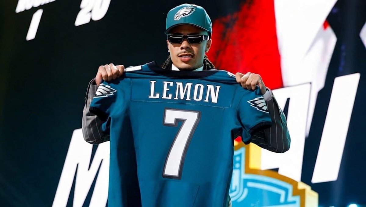 BarkleysBurner_'s tweet image. This should be there for Lemon 🍋🔥

#FlyEaglesFly