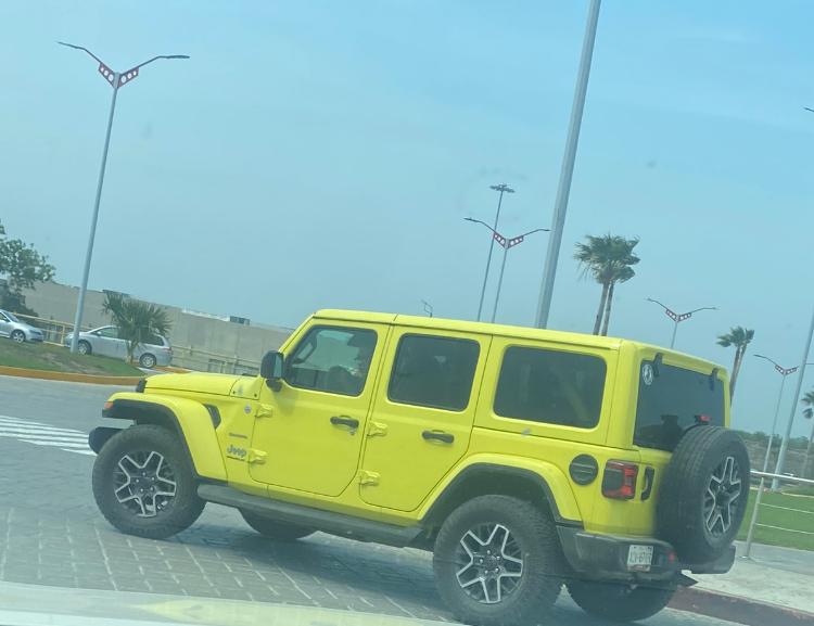 TraidoresConAVA's tweet image. #Inbox llegan mas denuncias anónimas vs Luis Perales si que le va super bien en area de compras 🐀💵💰🤑 de #SET con moches y facturas infladas hasta se compro una querida con nueva bendicion y camionetita modesta 🤮🤬💵🐀 en complicidad con el niño 🍔 #Tamaulipas @Dr_AVillarreal