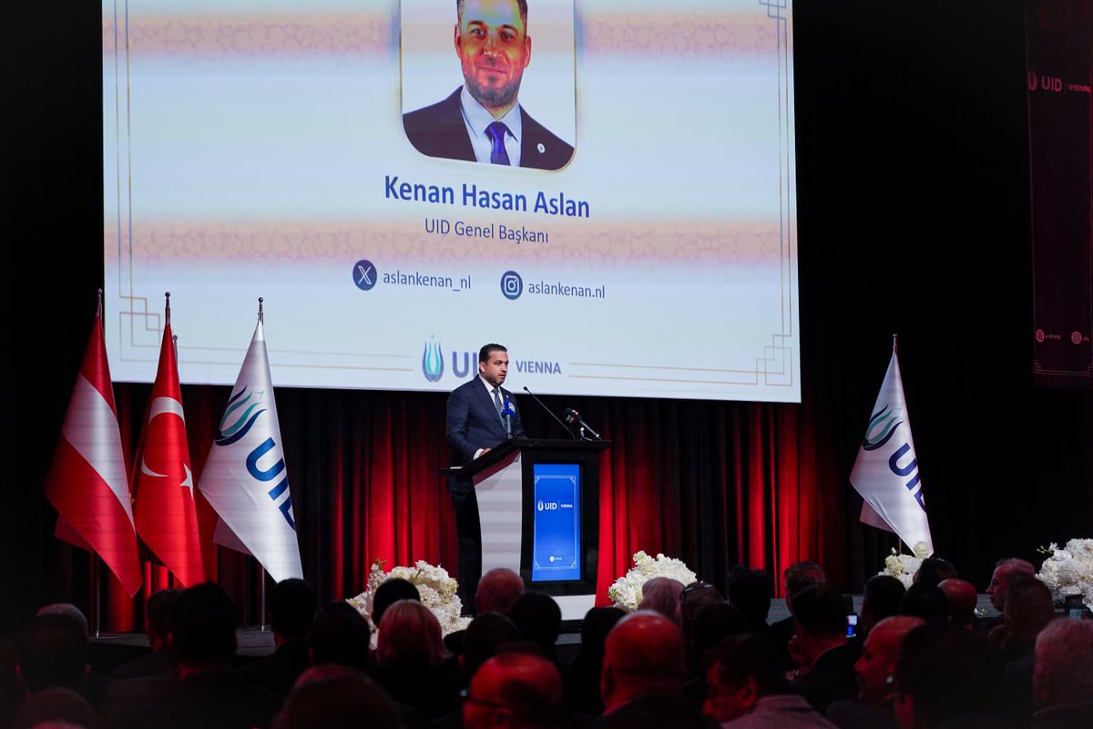U_I_D's tweet image. Küresel Belirsizlikler Çağında Türkiye’nin Dış Politikası programımızdan kıymetli kareler.

T.C. Dışişleri Bakanımız Hakan Fidan’ın teşrifleriyle gerçekleşen bu anlamlı programda, Türkiye’nin dış politikası ve küresel gelişmeler üzerine önemli değerlendirmeler yapıldı.

#UID