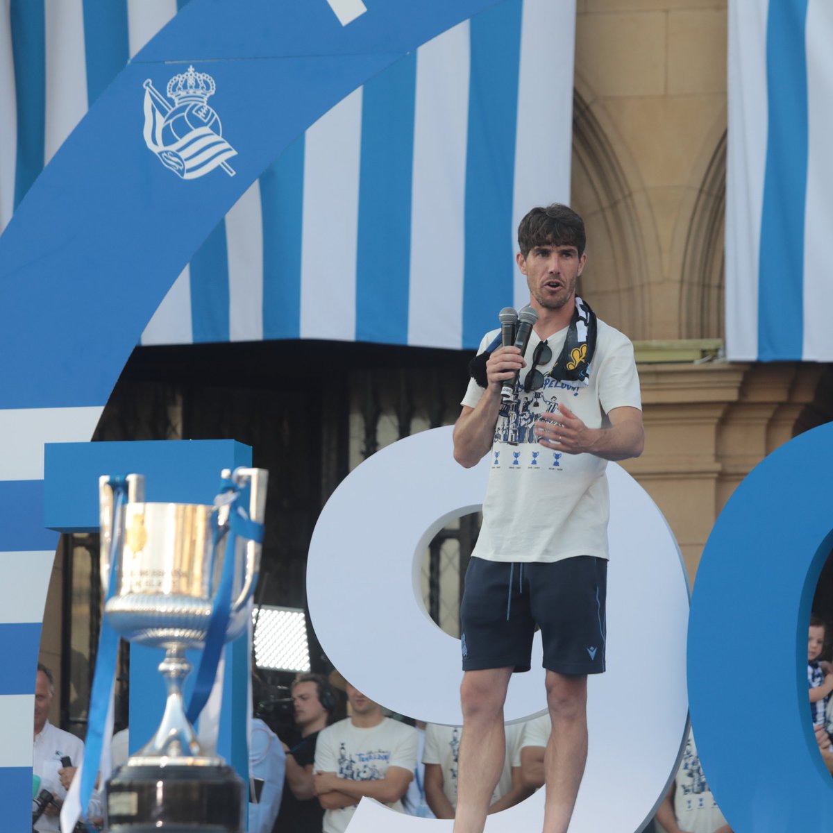 FCB World tweet media