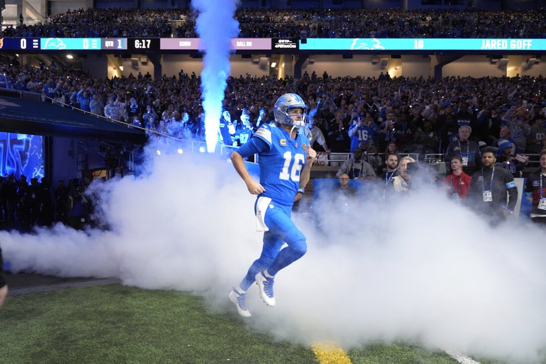 NFCNorthNewss's tweet image. 🚨🚨BREAKING: After failing to secure approval for a new stadium in Detroit, the #Lions are now exploring the idea of RELOCATING the team to a NEW city.

This would be the SECOND NFC North team in less than two years to move locations, with the Chicago #Bears exploring a move to