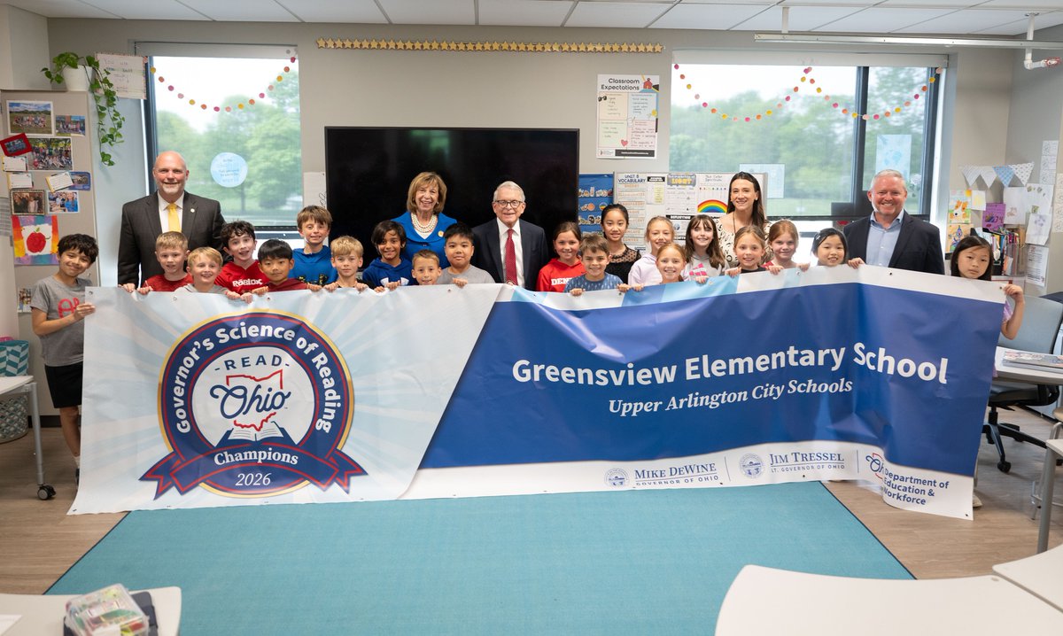 OHEducation's tweet photo. Celebrating literacy! Director Stephen Dackin joined @GovMikeDeWine and First Lady @FranDeWine to visit Greensview Elementary in @UA_Schools. 

Greensview is among five schools in the district to earn the Governor’s Science of Reading Champions Award.
⇨ https://t.co/P2pgkrIlnu https://t.co/omSDd1ePWB