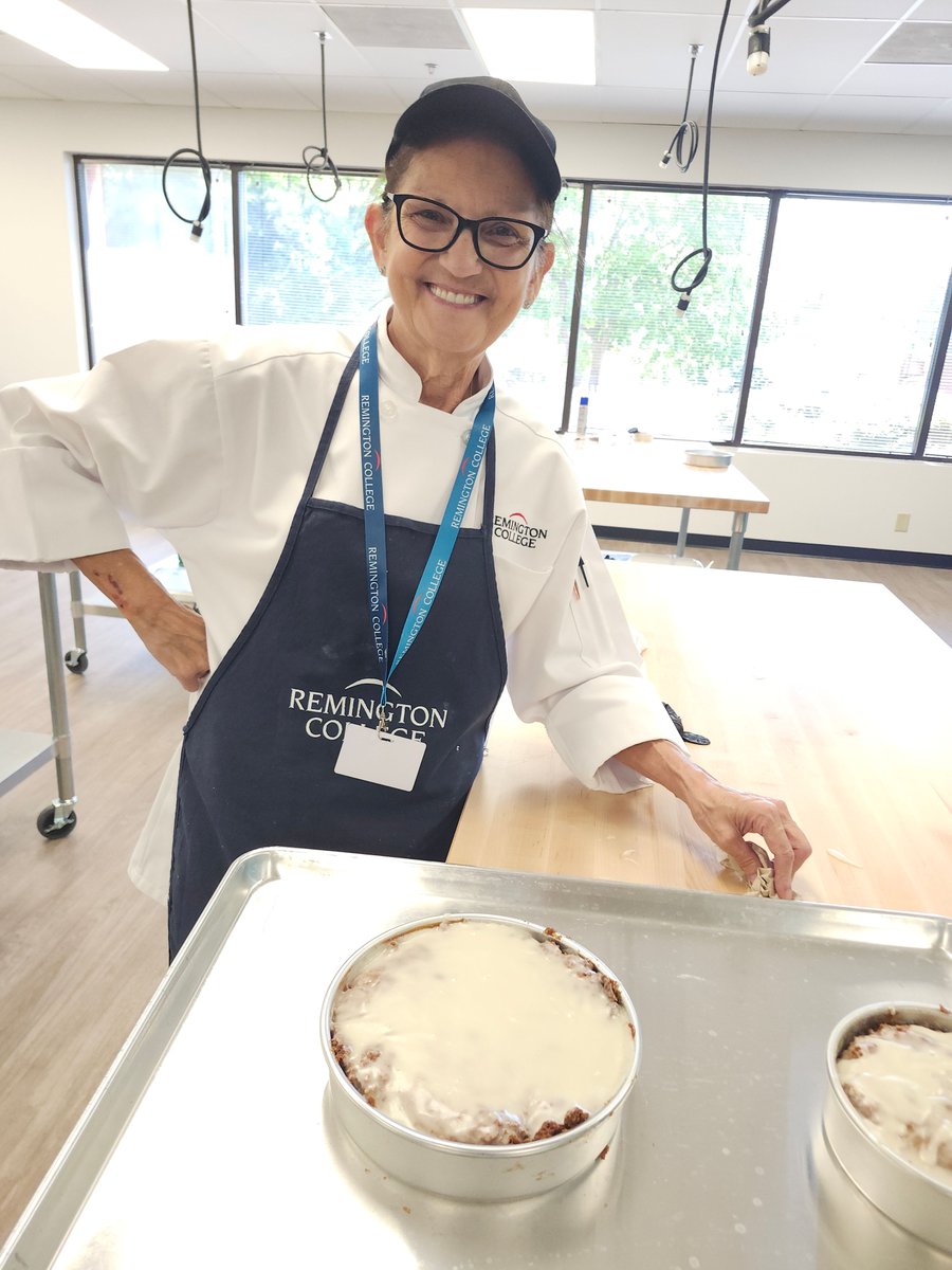 RemingtonEDU's tweet image. Remington College–Nashville Campus 🍰Baking students made delicious butter cakes this week! Hands-on learning never tasted so good.  #remingtoncollege #Nashville #baking