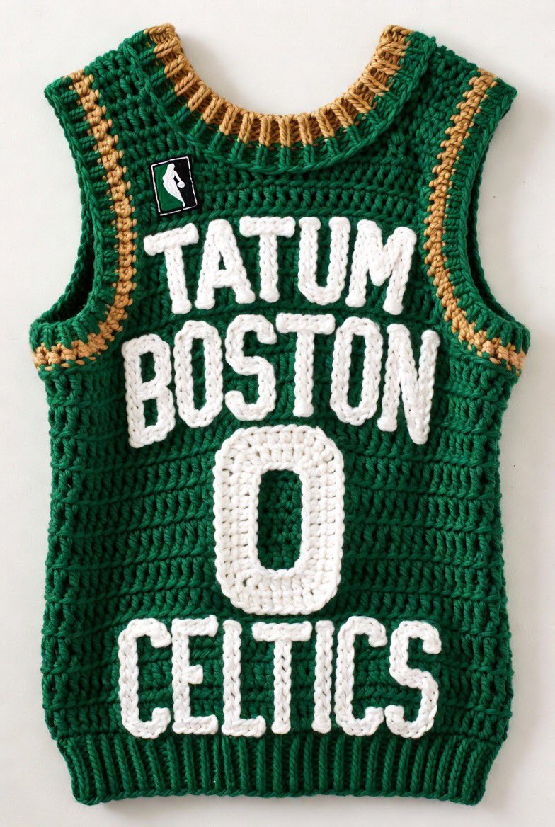 _DeuceXVenn's tweet photo. I crocheted Jason Tatum’s #0 Celtics jersey… and TATUM never looked this clean 😭🔥
Celtics nation rate 1-10 👀 Would you rock it? https://t.co/a8ropHuQyC