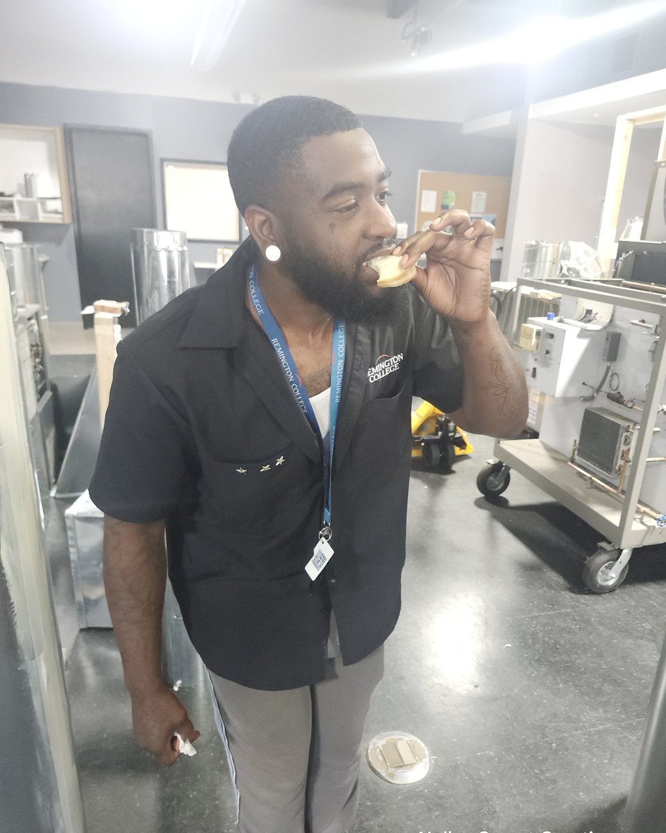 RemingtonEDU's tweet image. Remington College–Nashville Campus 🍞Baking &amp;amp; Pastry students made fresh Ciabatta bread and yes, there was a taste test! Hands-on learning you can savor. Dm us for learn more about the program today! 😋 #remingtoncollege #Nashville #baking