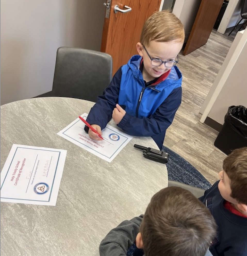 HTS_Eagles's tweet photo. Keegan had a BIG day as Principal of the Day! 👨🏫Thanks to his family’s support of our #weGIVECATHOLIC campaign, he won the chance to start up a school bus, taste-test lunch treats and sign good behavior certificates! Keegan took his role very seriously (and enjoyed every minute)! https://t.co/Ch0INWPTbA