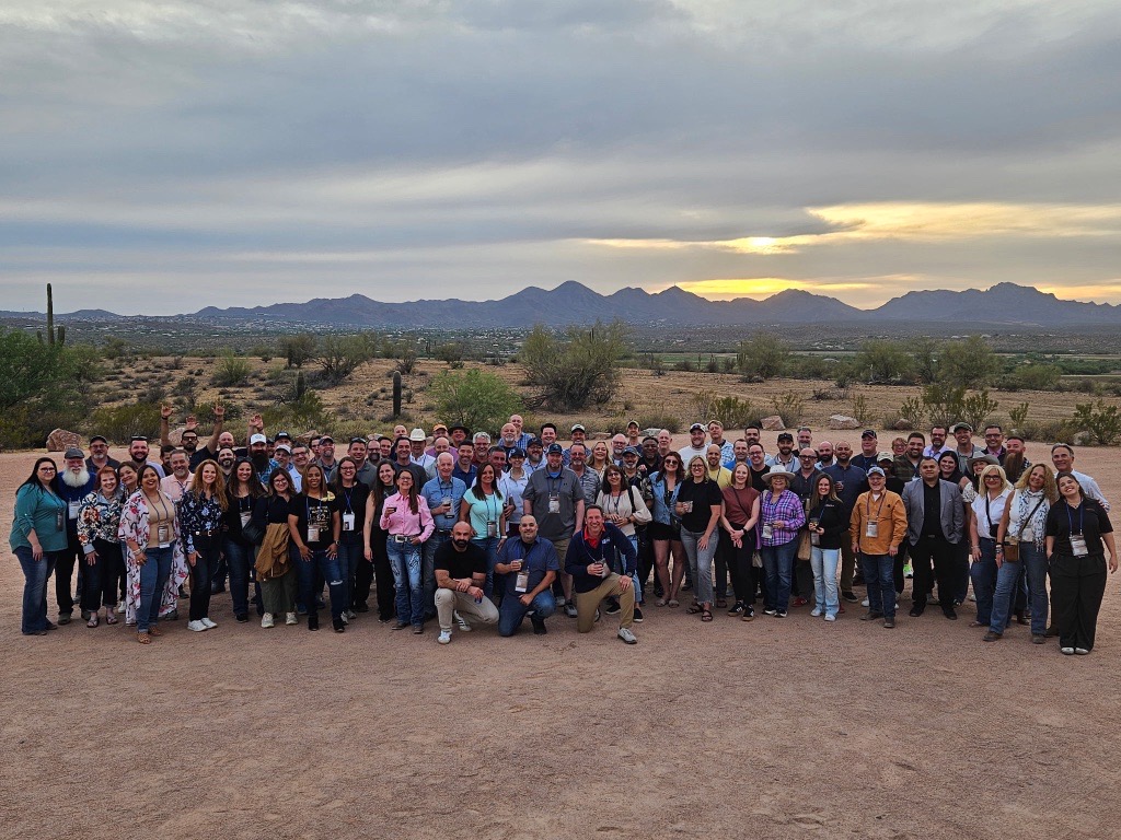 HarmonyBrwnwood's tweet image. Phoenix brought the views... we brought the chaos. 🌵📷 Spent an incredible few days at the iGo Spring Conference.

We learned a lot and had a great time doing it. Already looking forward to the next one. 💚
#iGoSpringConference #Phoenix #GreenWorks #ConnectionsThatMatter