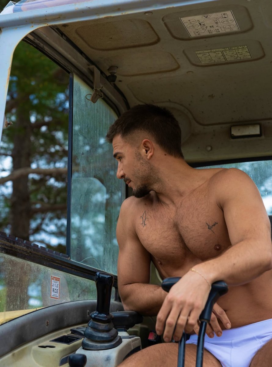 Alejandro Underwear 16k tweet media