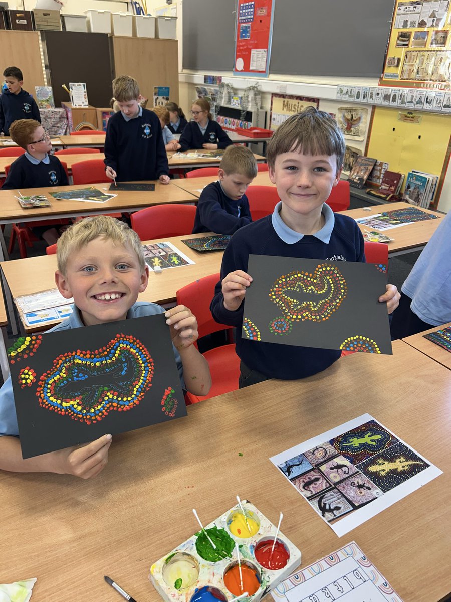 BarkiSchool's tweet image. This evening, Key Stage 2 art and craft club enjoyed painting their own Aboriginal art 🎨🦎 #webelieve #wenurture #wesucceed