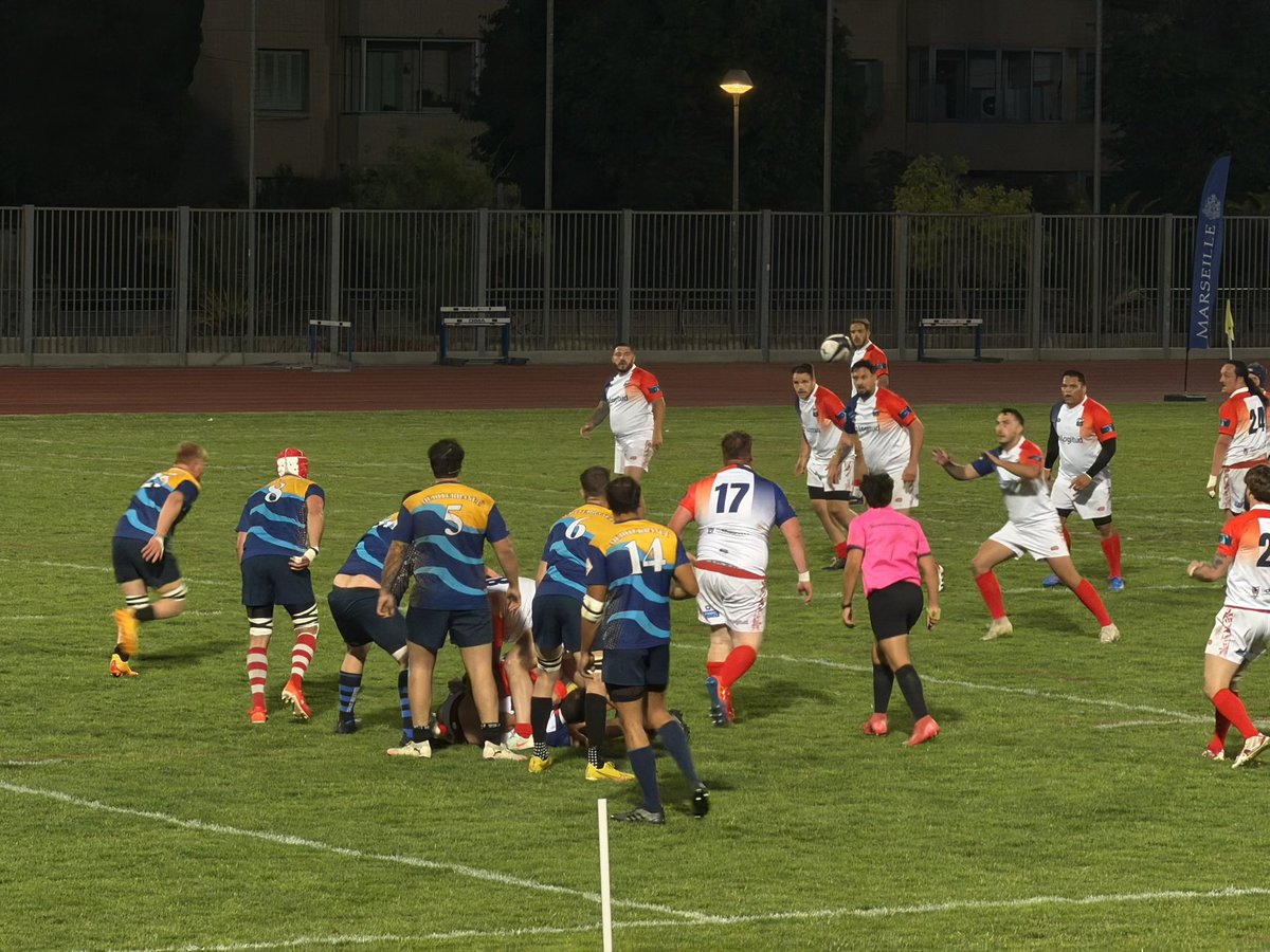 EricMery's tweet photo. Très heureux d’assister au premier match de l’équipe nationale de la police municipale en compagnie de mon collègue @PMGanozzi, et du nouvel élu du 6/8 au sport @canalianth 
Fier que cette première se déroule à Marseille https://t.co/CcrSfAM3vV