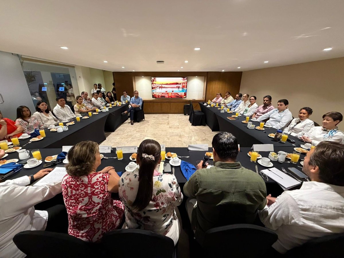 InfoPeninsular1's tweet image. JUNTAS LABORALES BAJO PRESIÓN: #ABOGADOS EXIGEN CORREGIR FALLAS QUE AFECTAN A #TRABAJADORES EN #QUINTANAROO

WEB: informativopeninsular.com/de-la-redaccio…

#Noticias #QuintanaRoo #DeLaRedacción @Seguidores