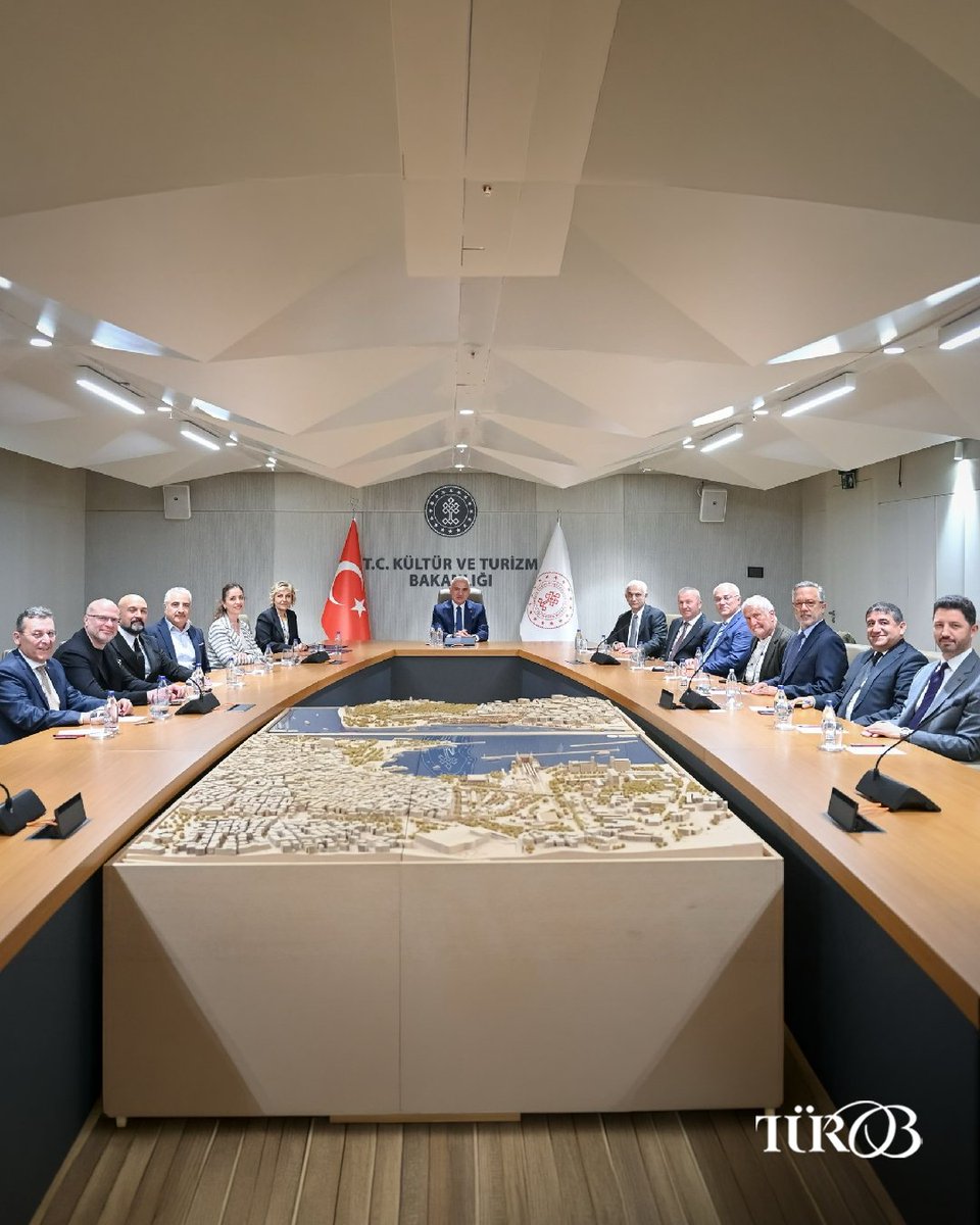 TÜROB tweet media